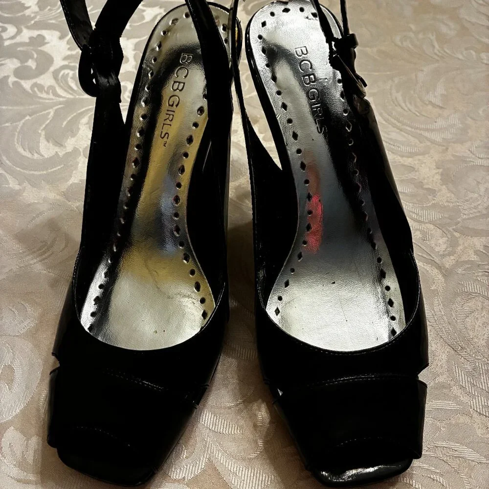 BCBG Girls peep toe black patent slingback sandals size 6.5